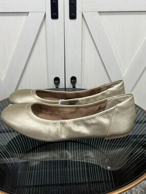 Amazon Essentials Women Belice Ballet Flat Gold Metallic Shoes Size 8W NWOB